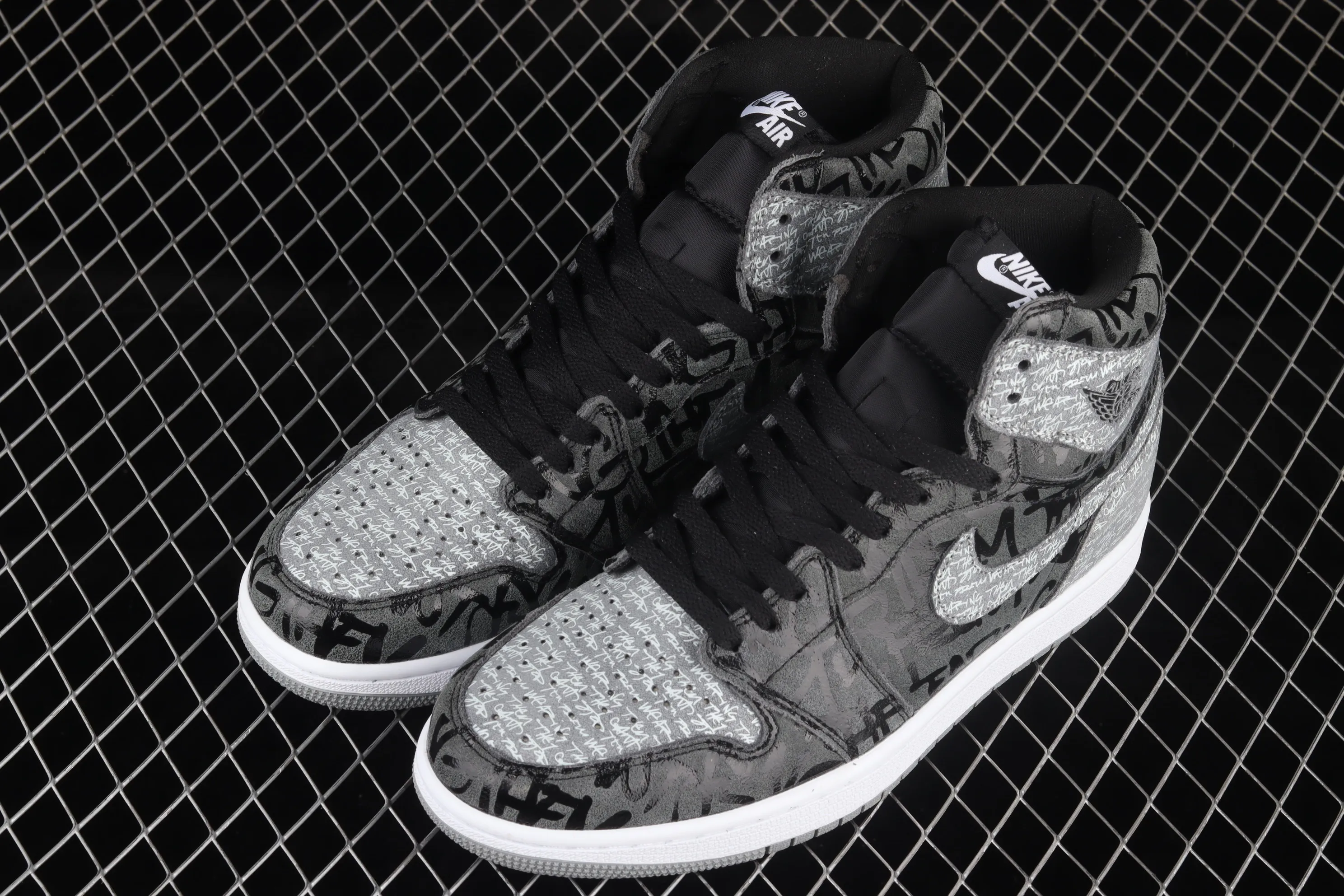 All categories Air Jordan Jordan series basketball shoes Air Jordan 1 High Air Jordan 1 High OG "Rebellionaire" AJ1 Joe 1 black and gray banned "Rebelionaire" high-top basketball shoes 555088-036